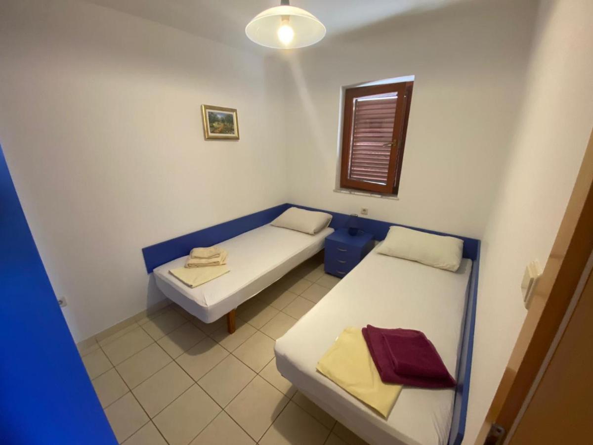 Apartments Viktor Rogoznica  Bagian luar foto