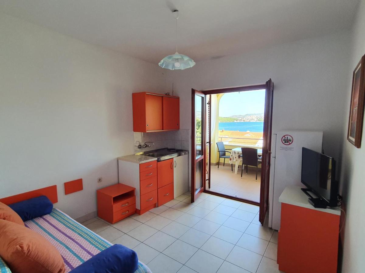 Apartments Viktor Rogoznica  Bagian luar foto