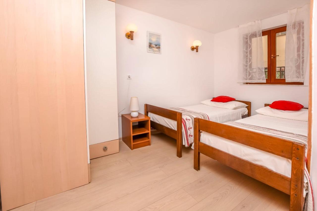 Apartments Viktor Rogoznica  Bagian luar foto