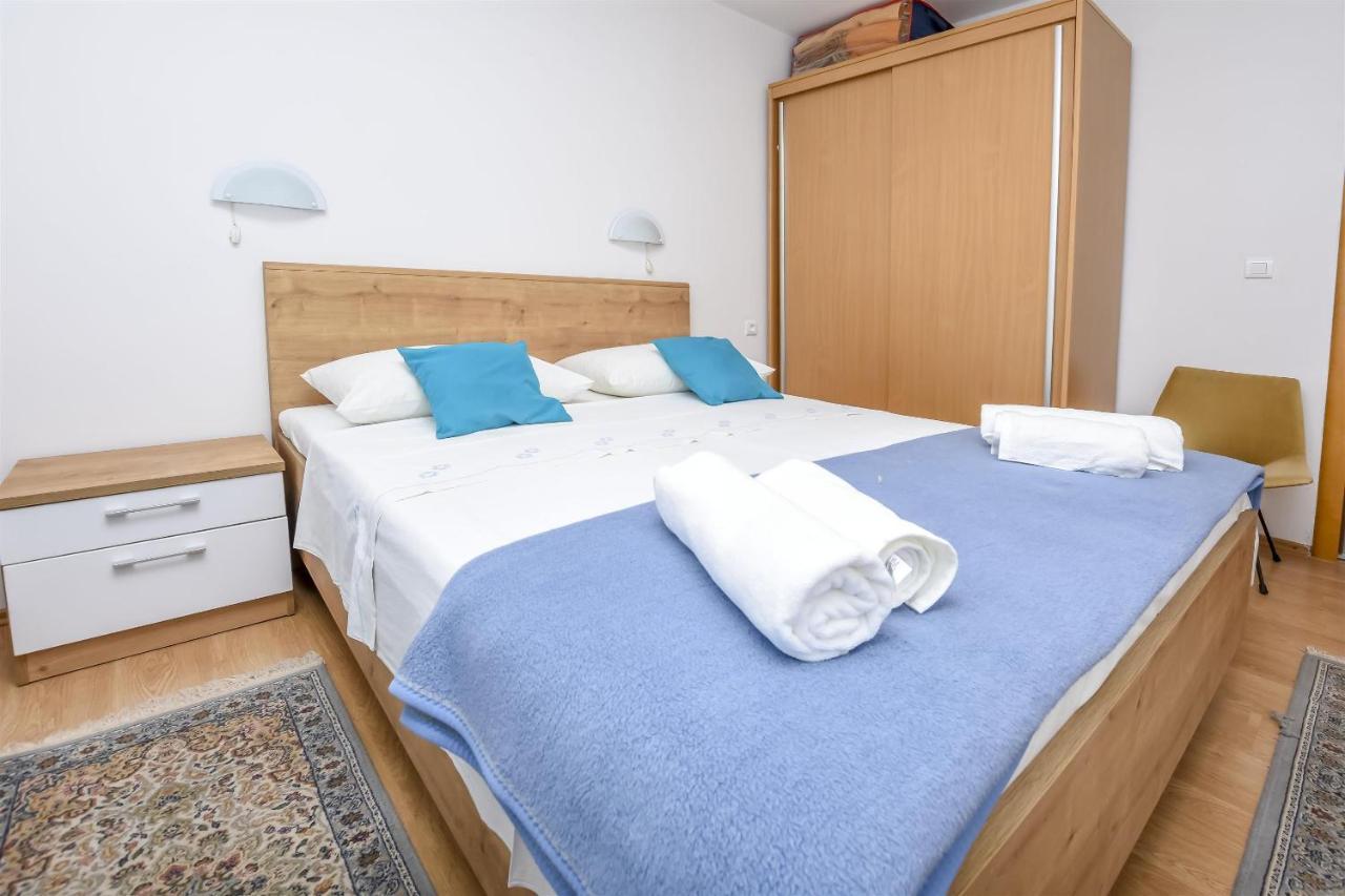 Apartments Viktor Rogoznica  Bagian luar foto