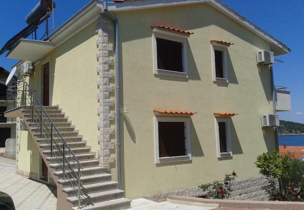 Apartments Viktor Rogoznica  Bagian luar foto